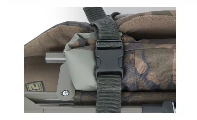 Fox R3 Camo Bedchair