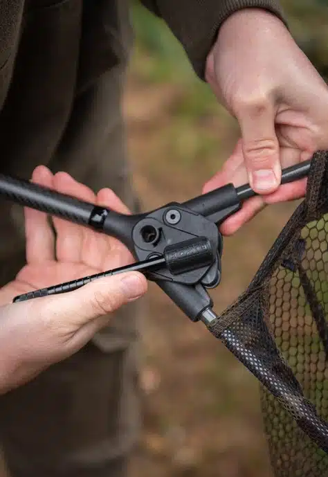 Fox Lever Lok 42 Inch Landing Net - Afbeelding 3